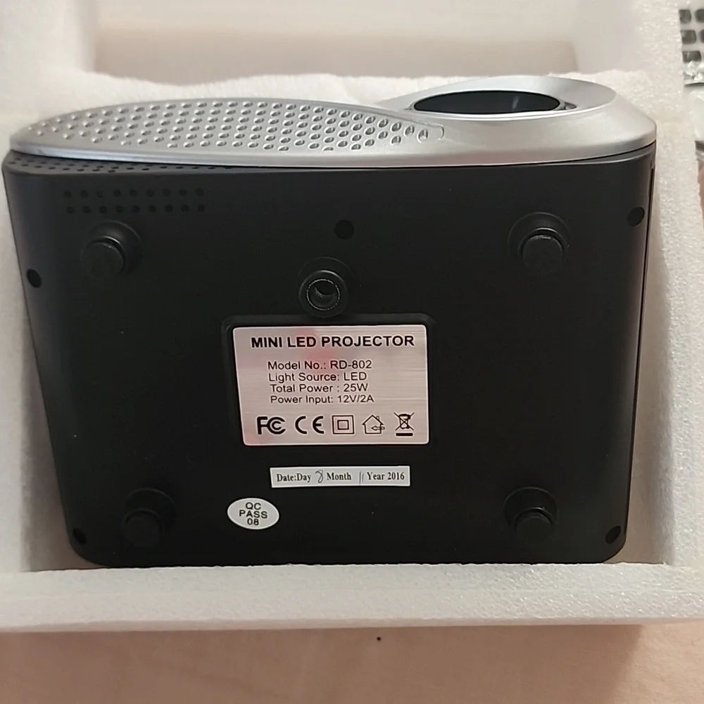 Mini LED PROJECTOR - Picture 4 of 6